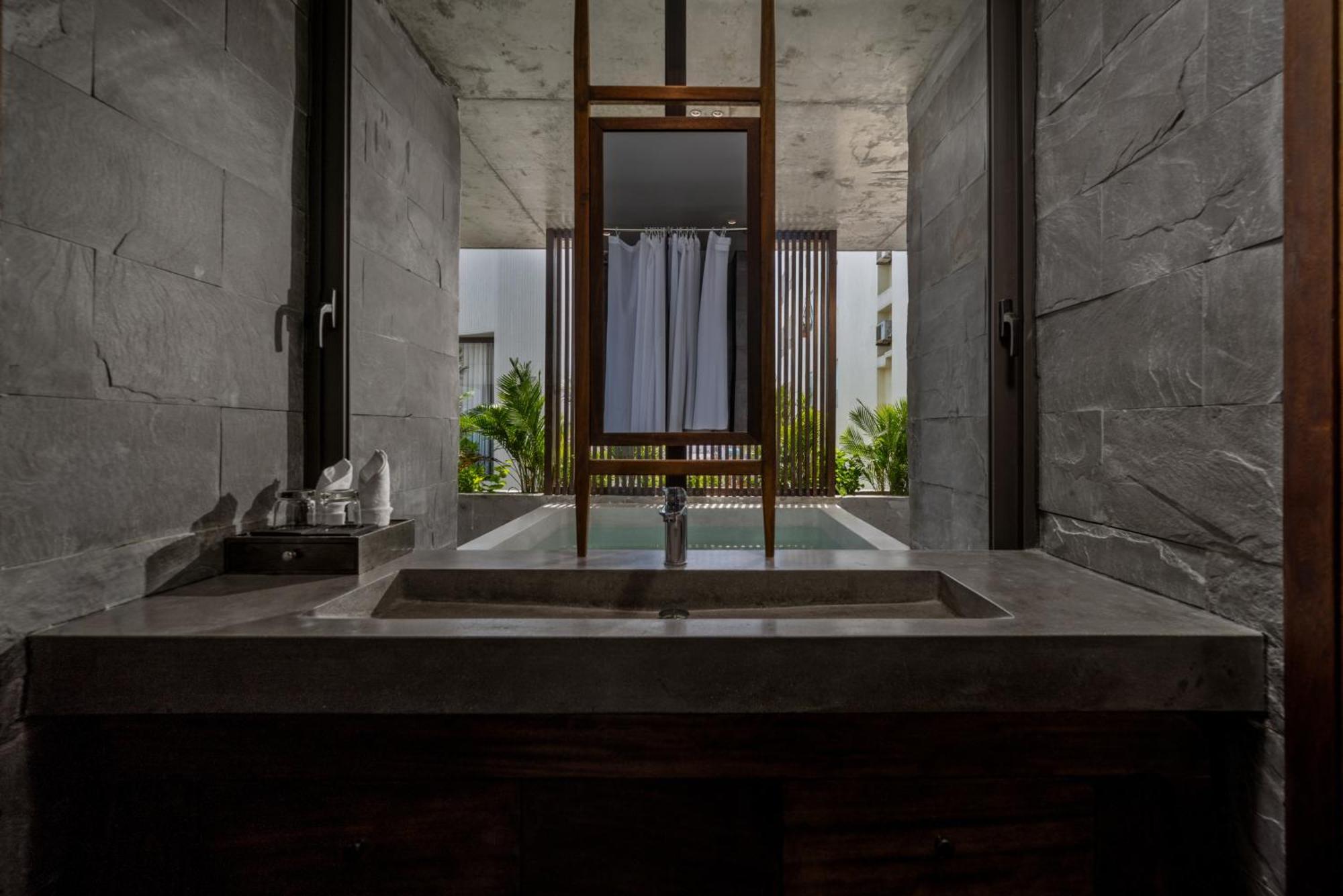 Hotel The Hem And 4*